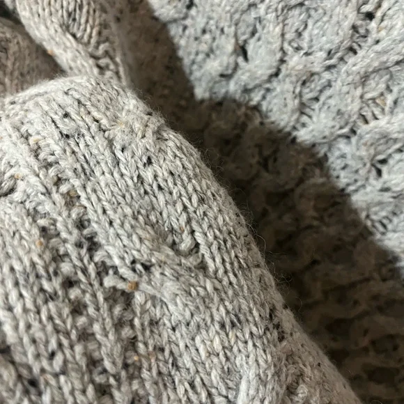 Vintage Women's Cable Knit Sweater - size L gray - Picture 5 of 5